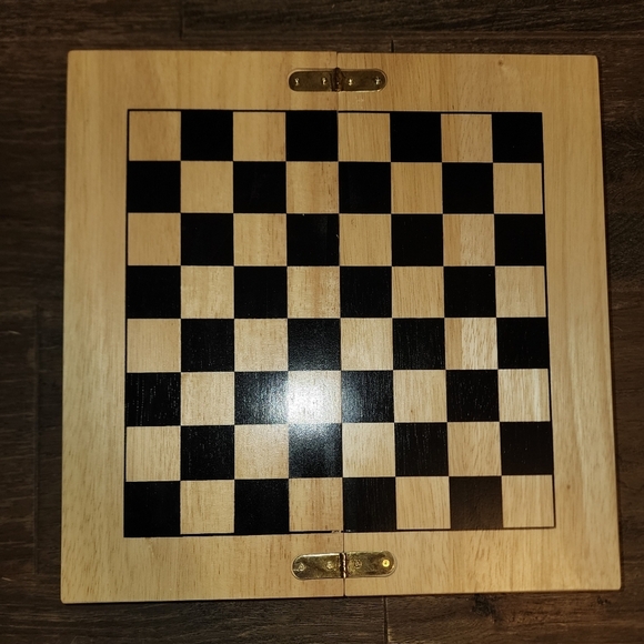 Vintage LearningSmith chess game w/ case - Picture 2 of 5